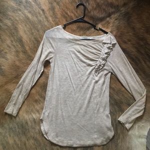 Long sleeve with detail